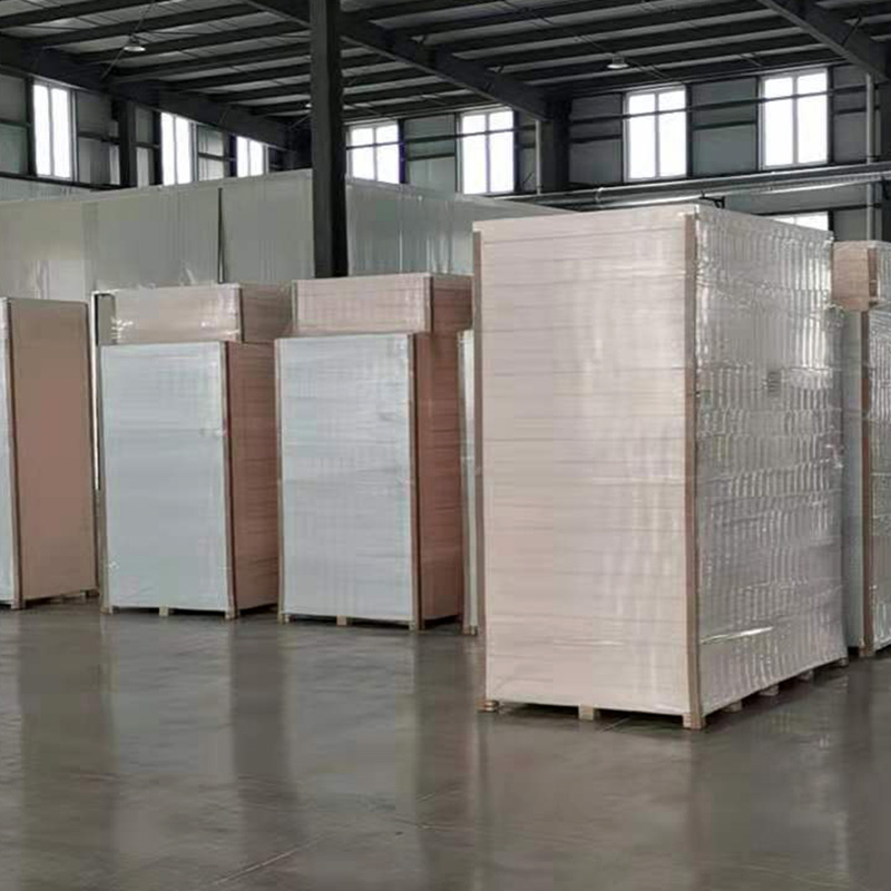 Modified phenolic fireproof insulation board